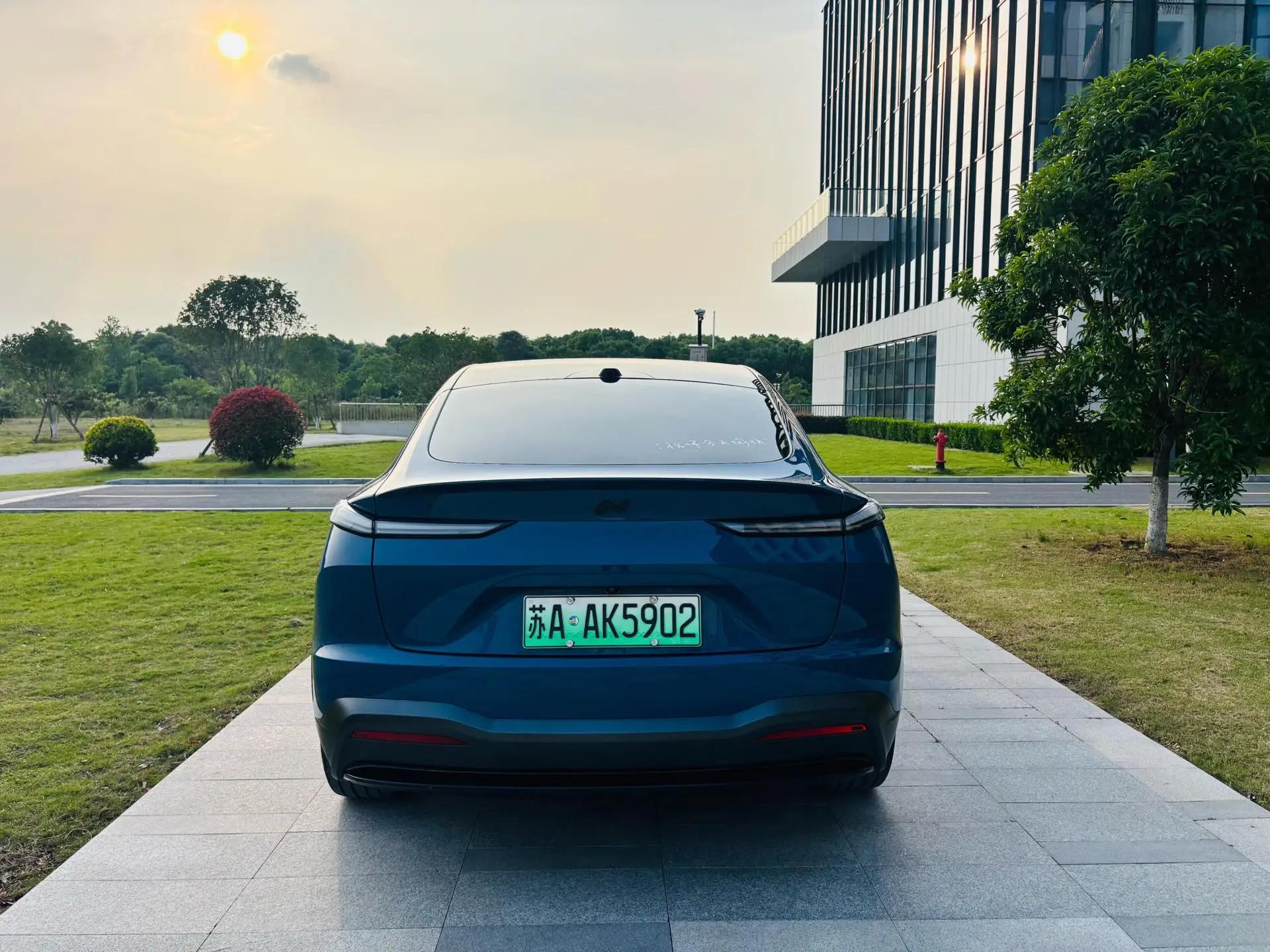 ONVO 2024 L60 60kwh four-wheel drive version of automatic gear 5