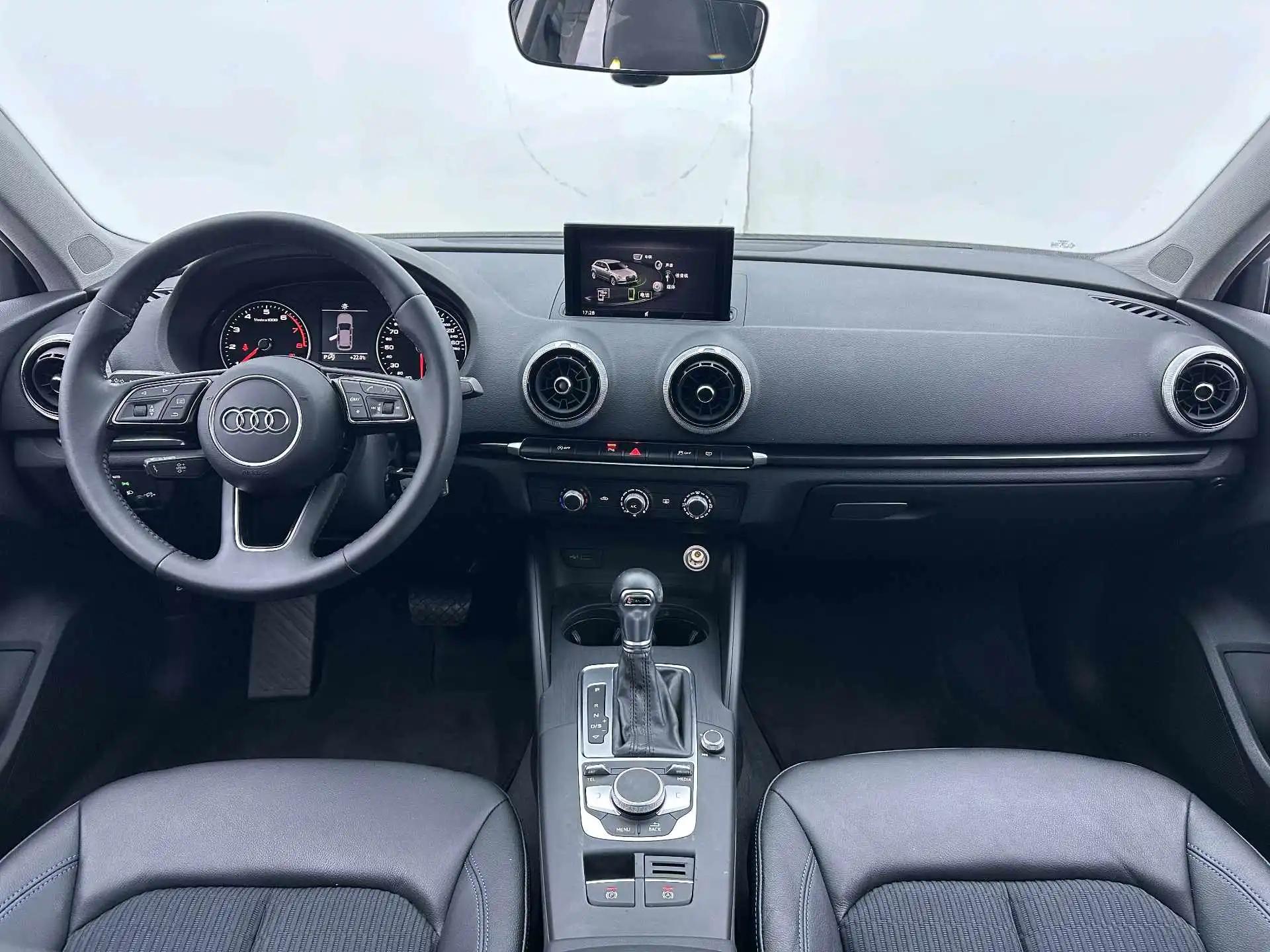 Audi A3 2020 Sportback 35 TFSI Fashion Country V 7