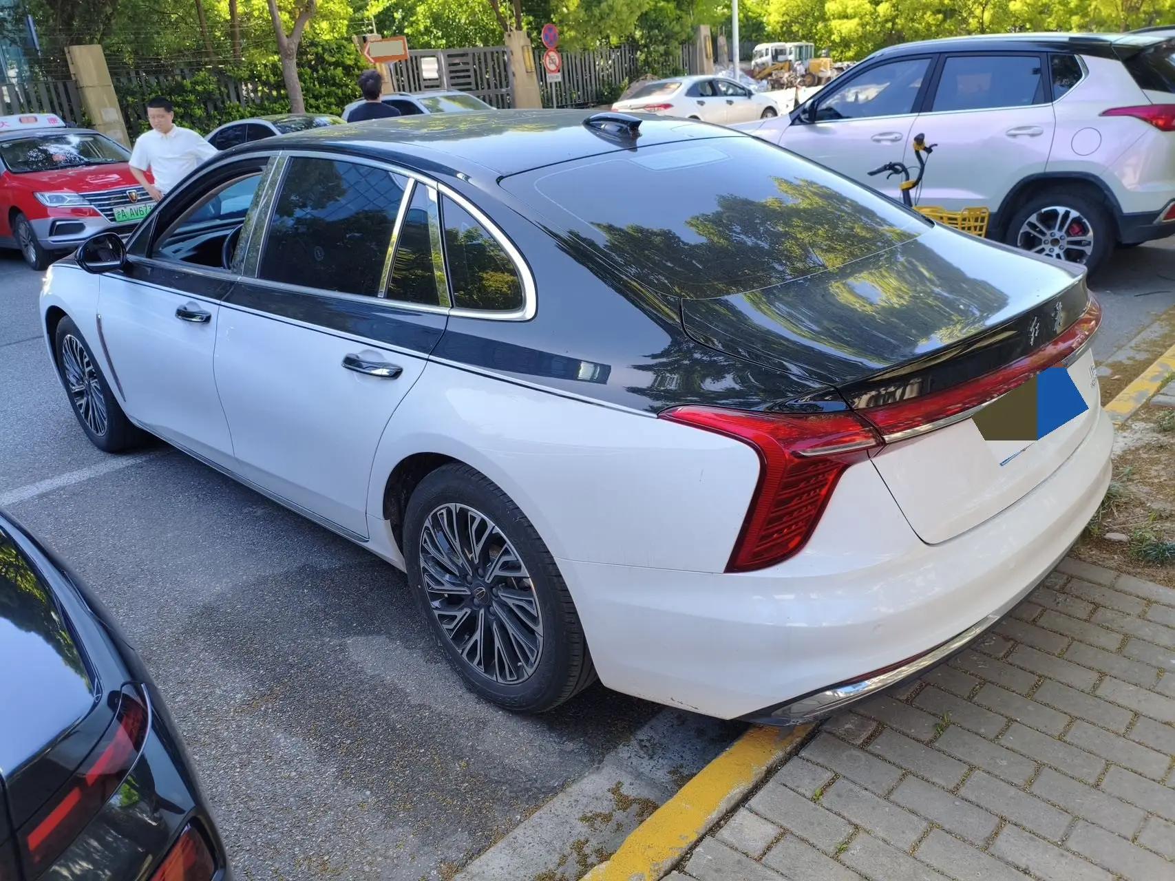 HongQi 2025 Model H5 2.0T Flag-Champ 500,000-Vehicle Commemorative Edition Automatic 4