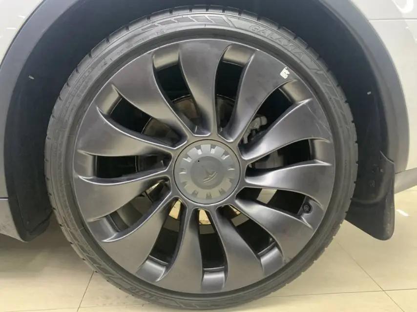 2024 Model Y Rear-Wheel Drive Edition 3