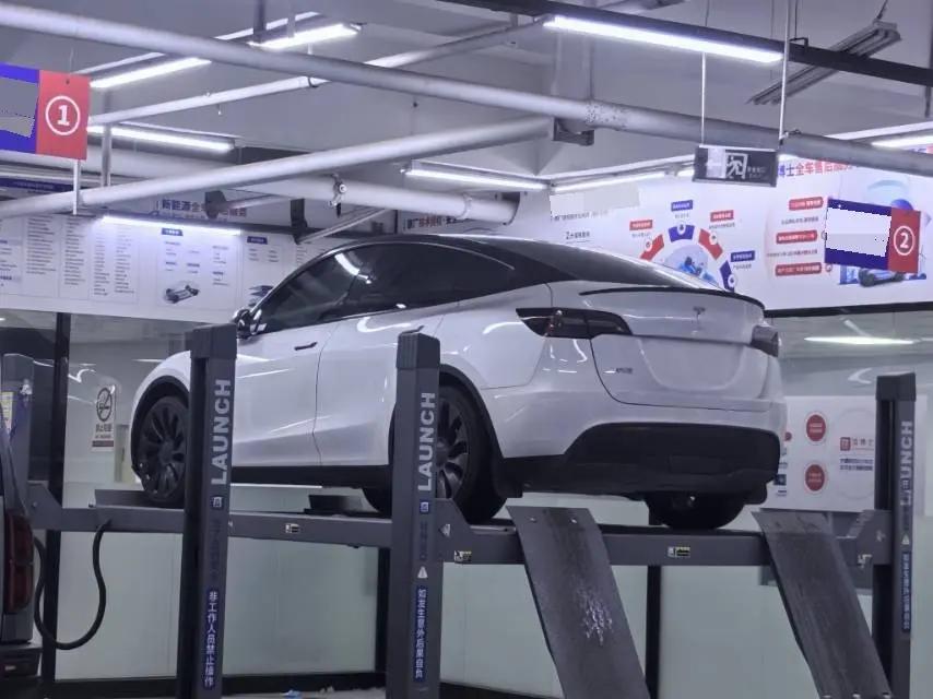 2024 Model Y Rear-Wheel Drive Edition 5