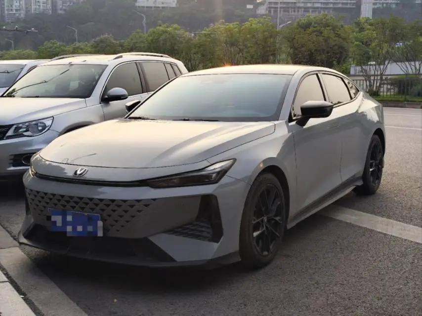 ChangAn 2024 UNI-V 1.5T Prestige Automatic