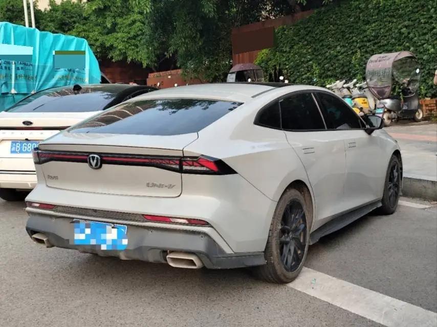 ChangAn 2024 UNI-V 1.5T Prestige Automatic 4