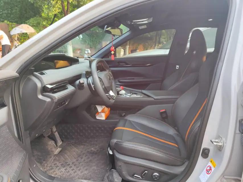 ChangAn 2024 UNI-V 1.5T Prestige Automatic 5