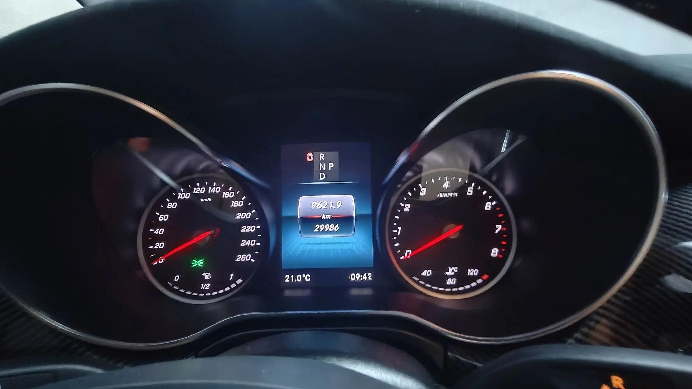Mercedes Benz V-Class 2022V 260 L 2.0T Prestige Automatic 4