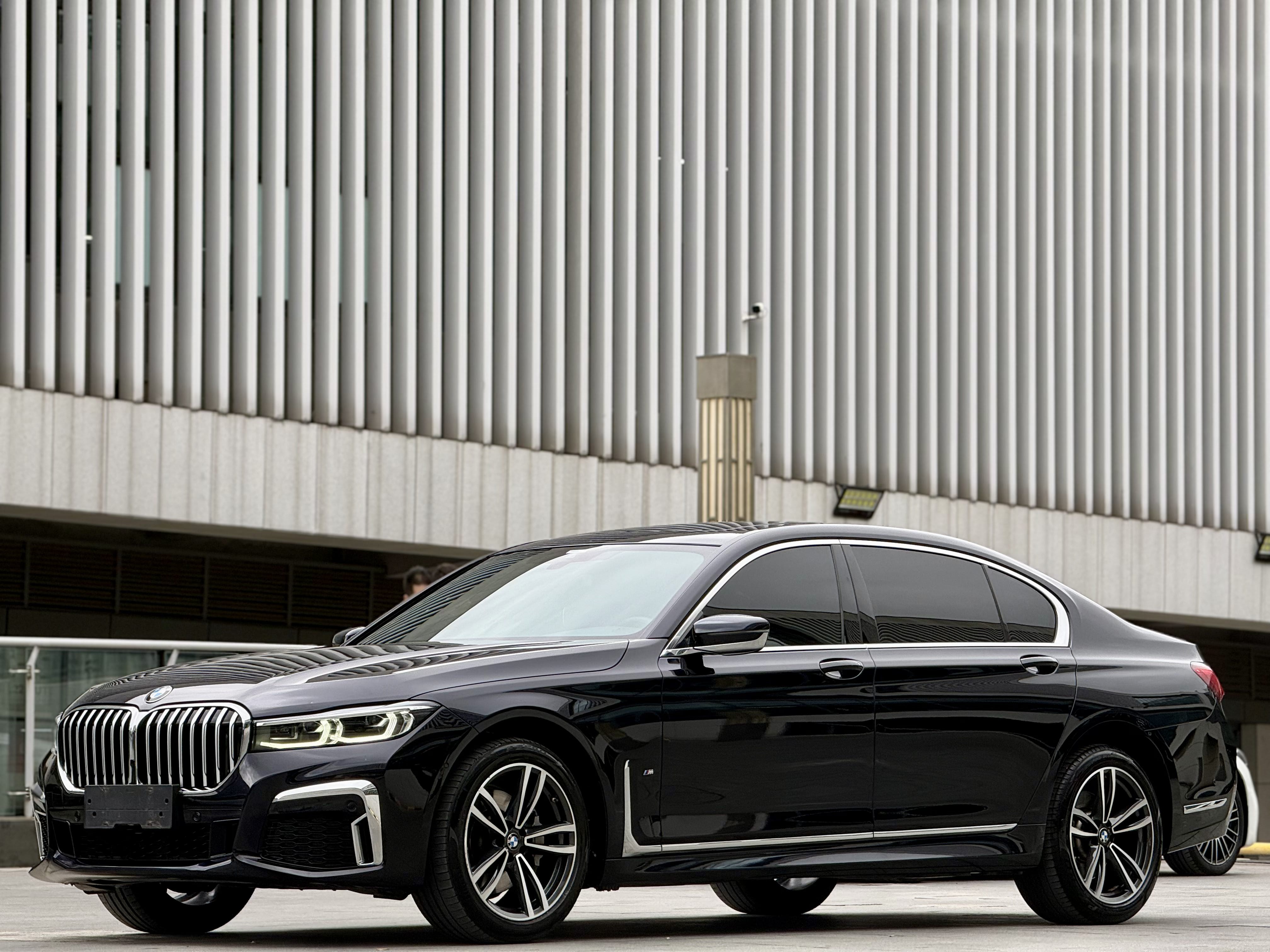 BMW 7 Series 2021 730Li M Sports Suit