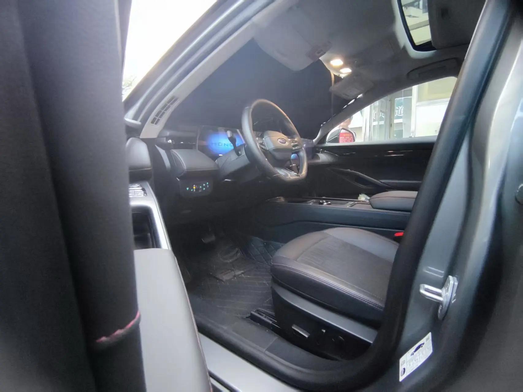 Ford 2023 Mondeo 2.0T EcoBoost 245 luxury automatic gear 2