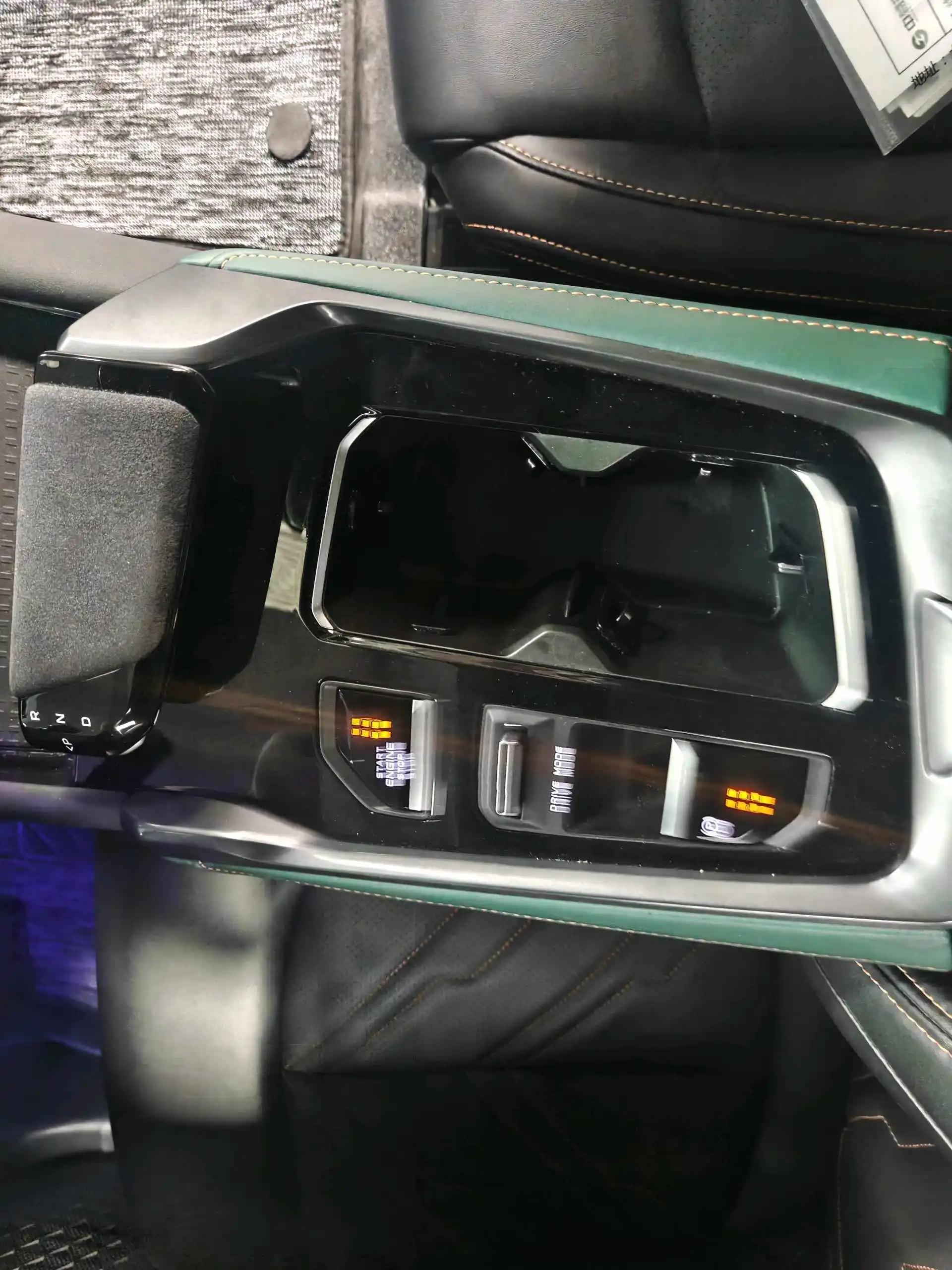 ChangAn 2023 UNI-T 1.5T Sports Flagship Automatic Gear 5