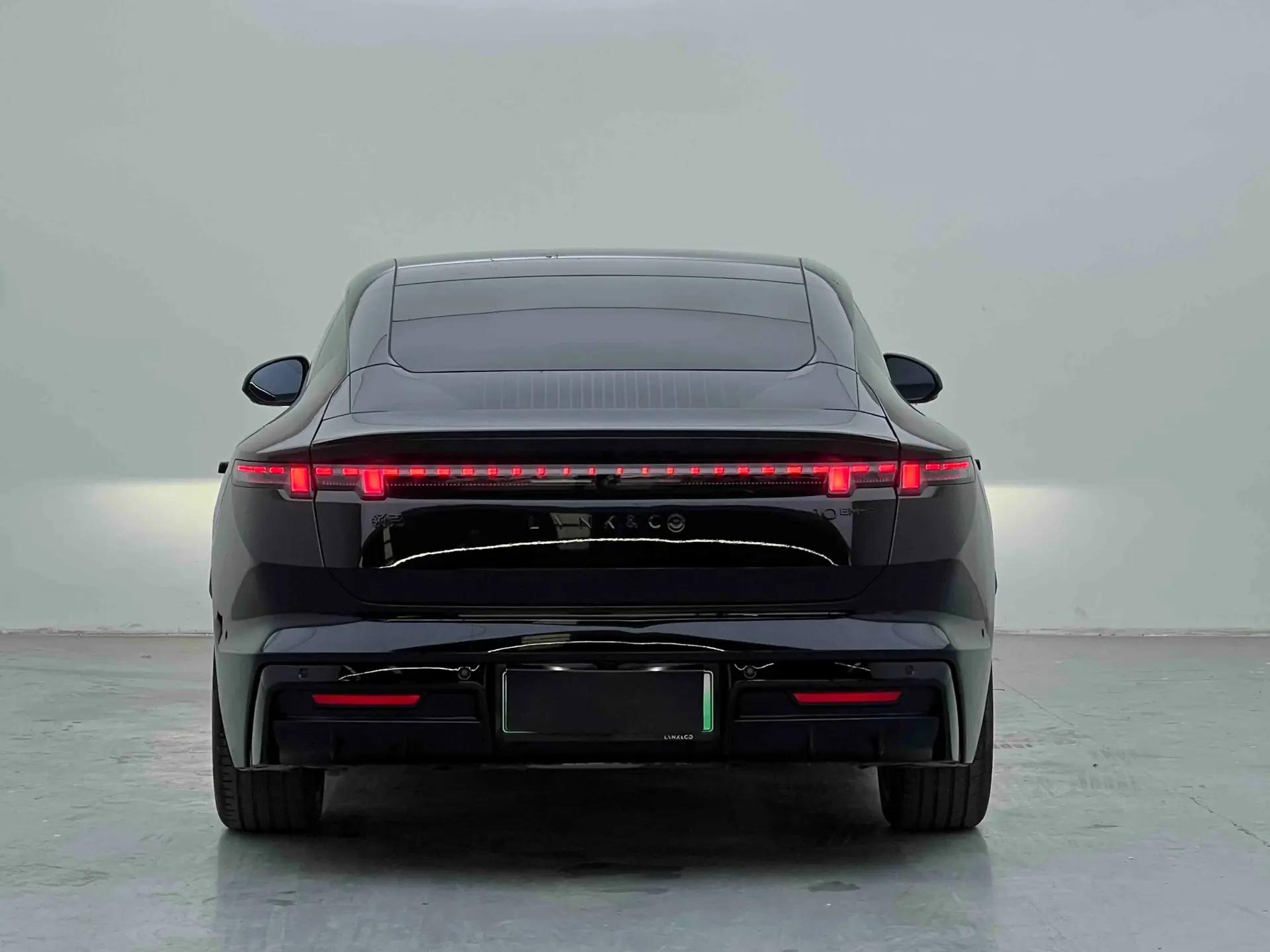 LYNK&amp;CO 10 EM-P 2025 240 4WD Ultra Sport H7 7