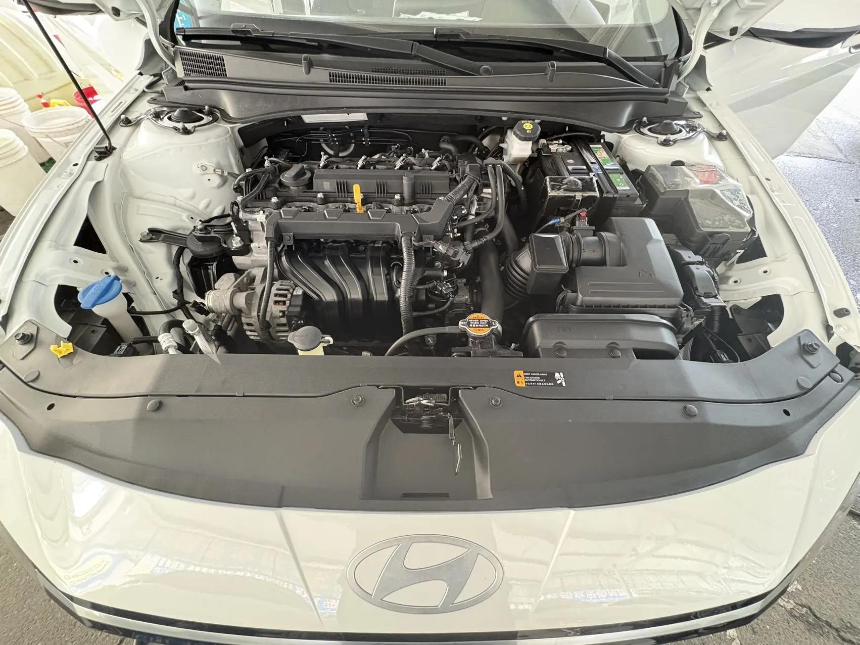 Elantra 2023 1.5L CVT GLS Leading Edition 14