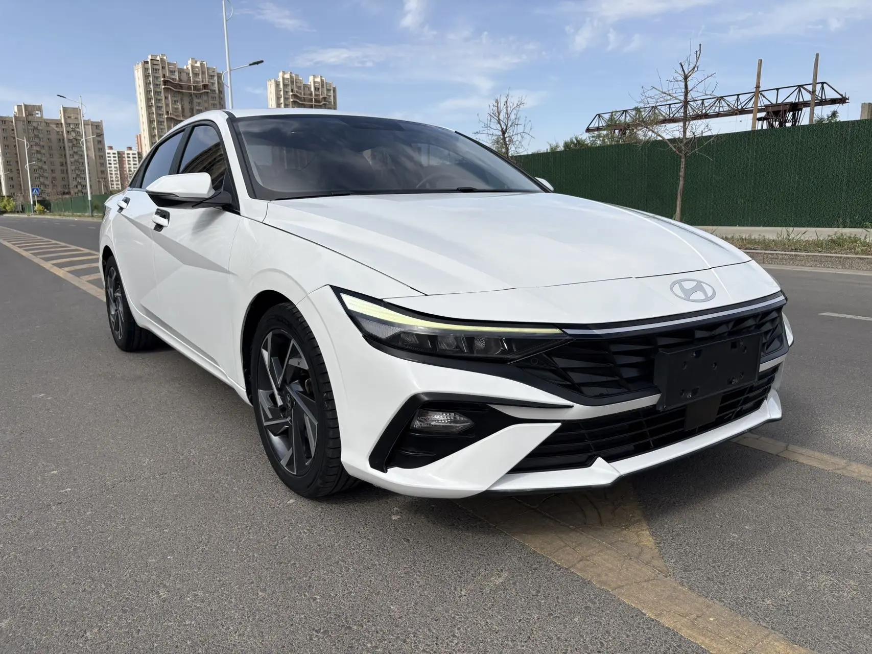 Elantra 2023 1.5L CVT GLS Leading Edition 2