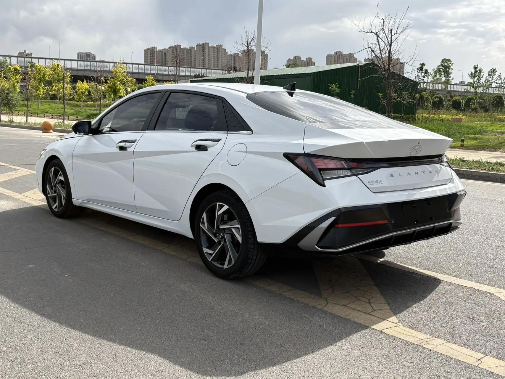 Elantra 2023 1.5L CVT GLS Leading Edition 6