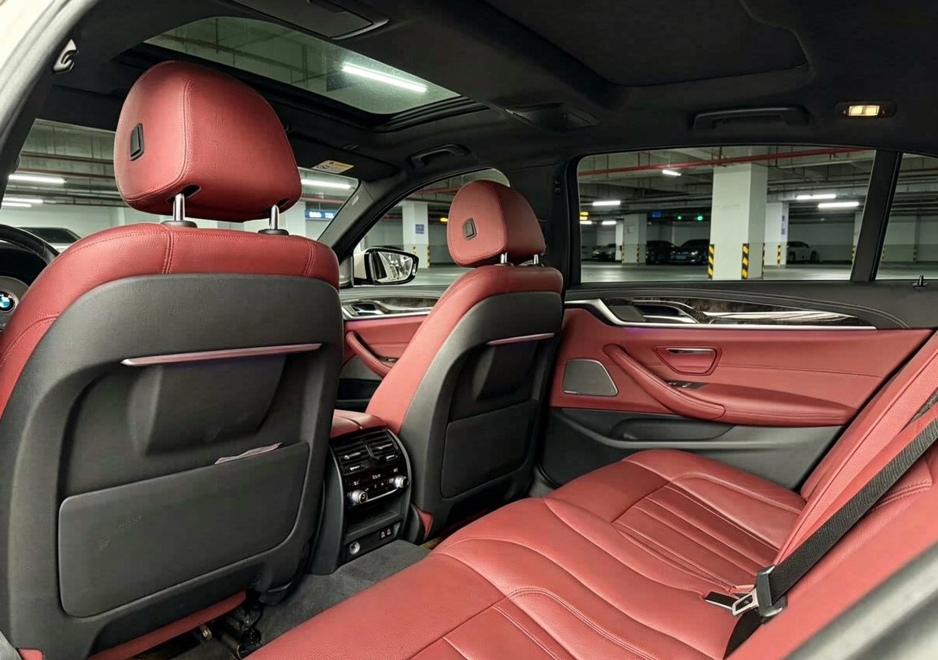 BMW 5 Series 2020 530Li Exclusive M Sports Suit 3