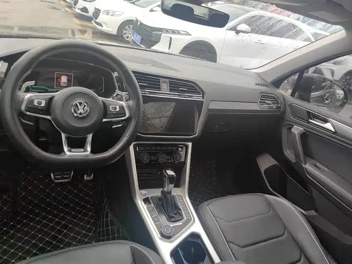 Tiguan L 2019 380TSI automatic four-wheel drive R-Line flagship 7-seat country VI 12