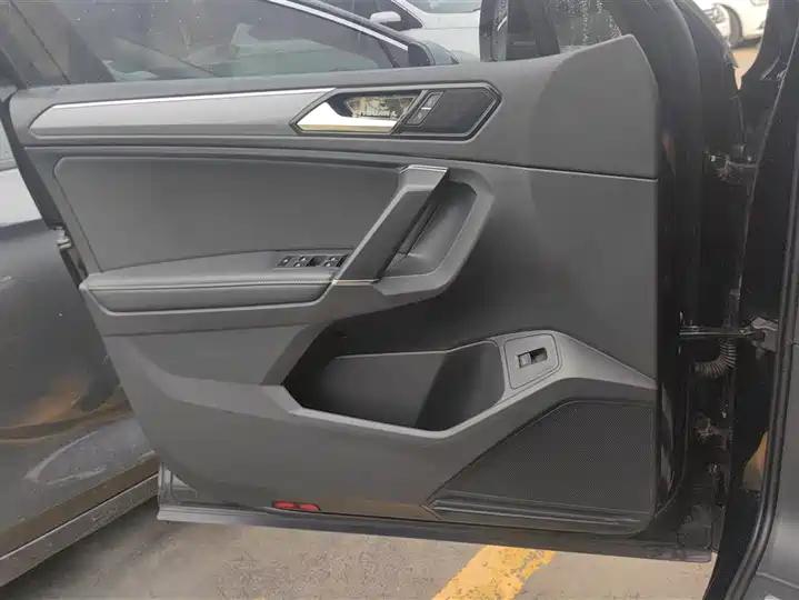 Tiguan L 2019 380TSI automatic four-wheel drive R-Line flagship 7-seat country VI 7