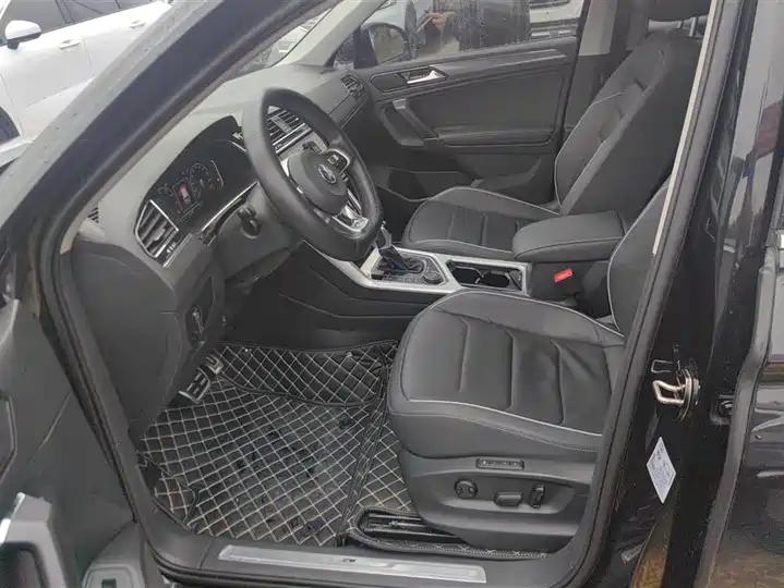 Tiguan L 2019 380TSI automatic four-wheel drive R-Line flagship 7-seat country VI 9