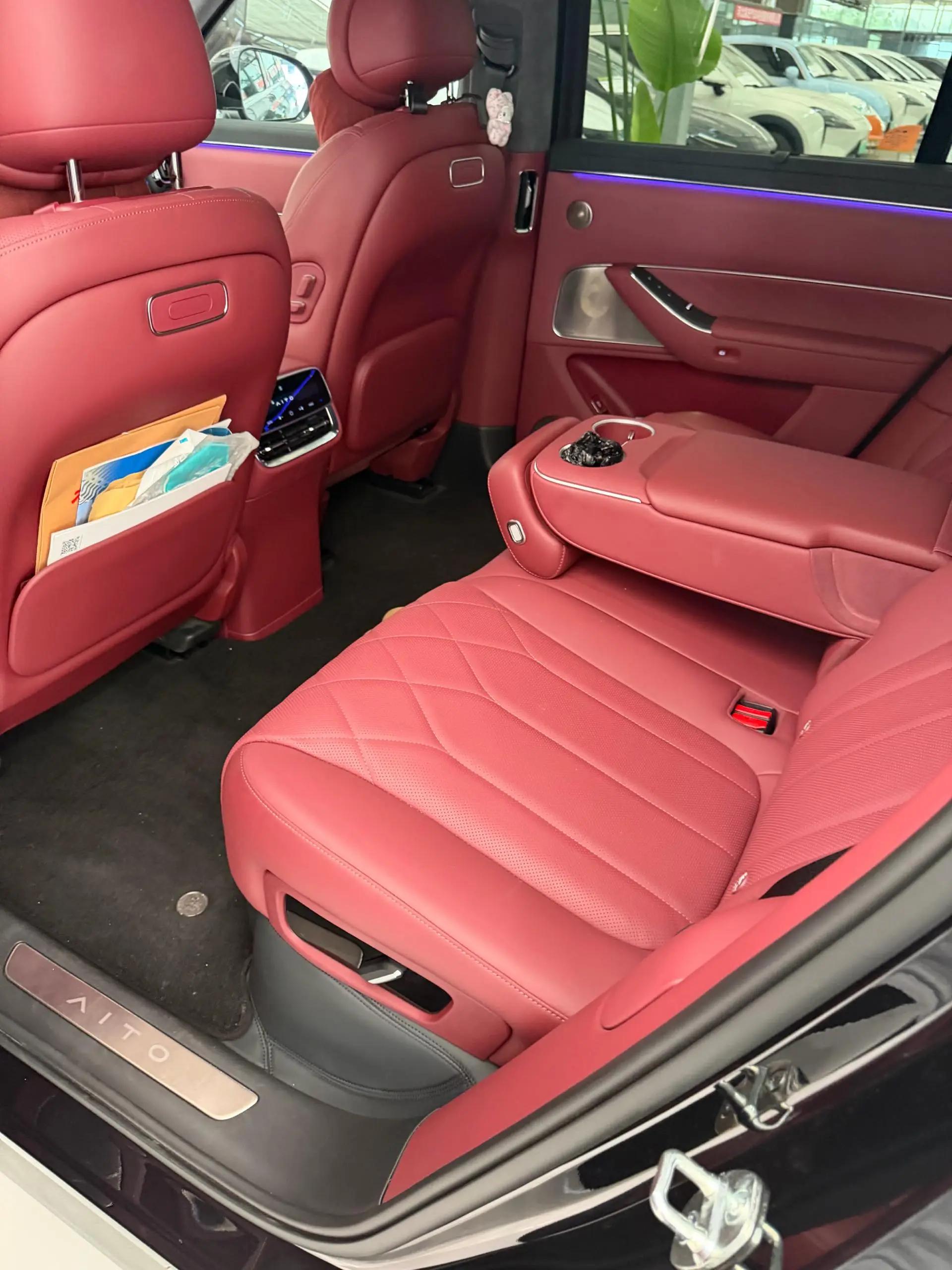 AITO M8 2025 extended range Max version 53.4kWh 5-seat version 3