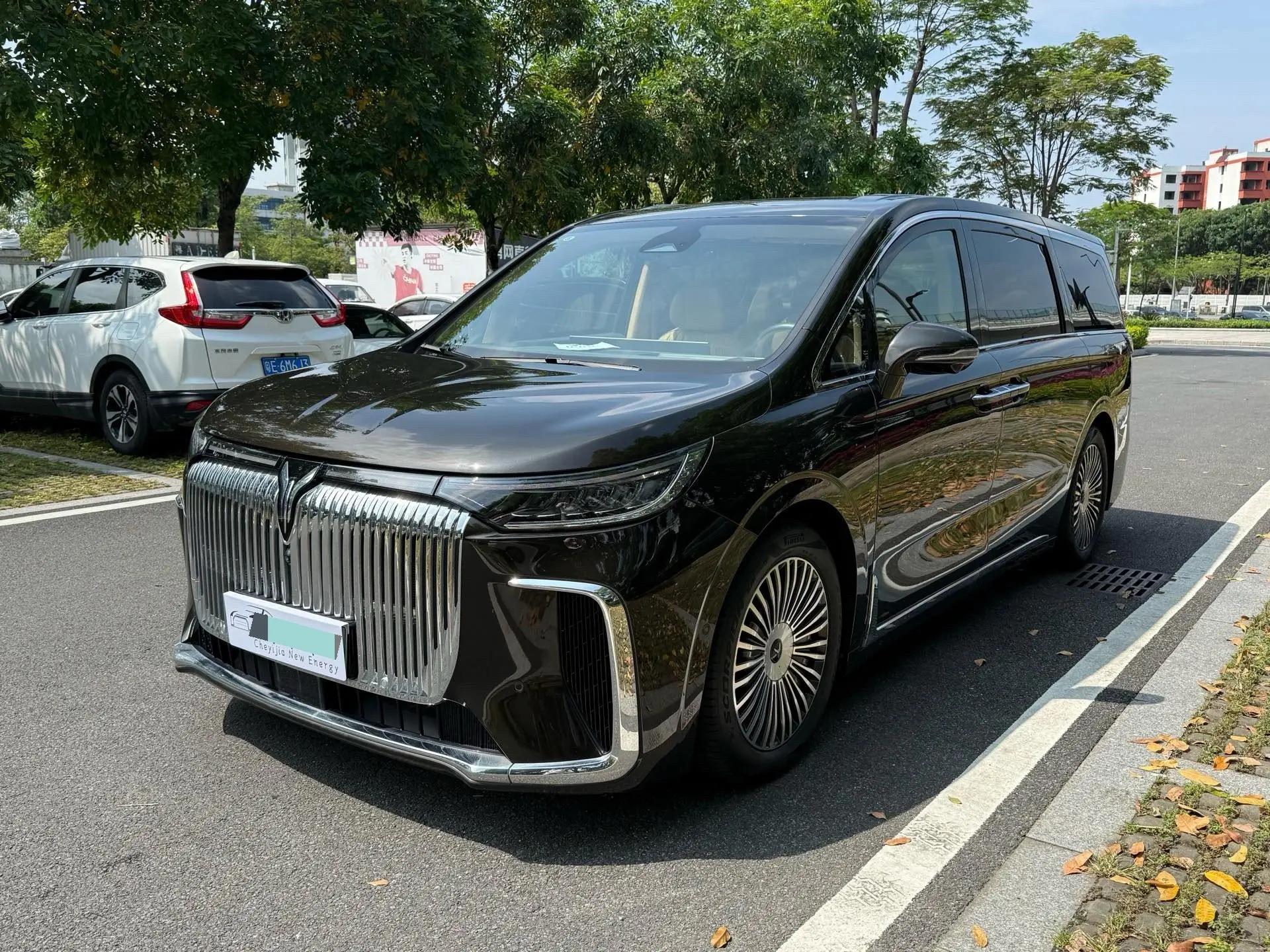 Voyah 2025 Model Dreamer PHEV 1.5T Four-Wheel-Drive Flagship Kunpeng Edition Automatic