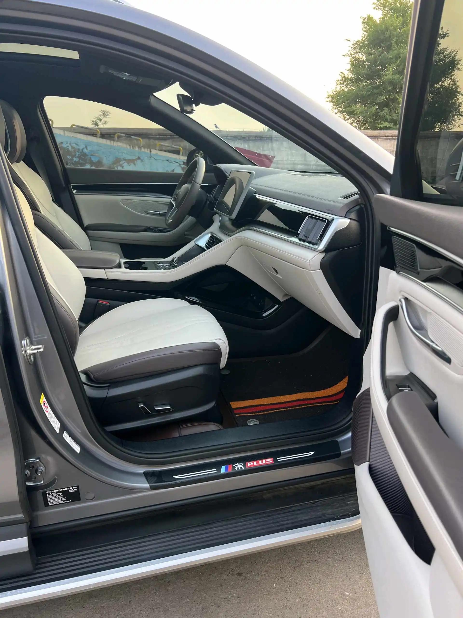 BYD Song PLUS New Energy 2025 Model Song PLUS EV 520km Prestige Automatic 9