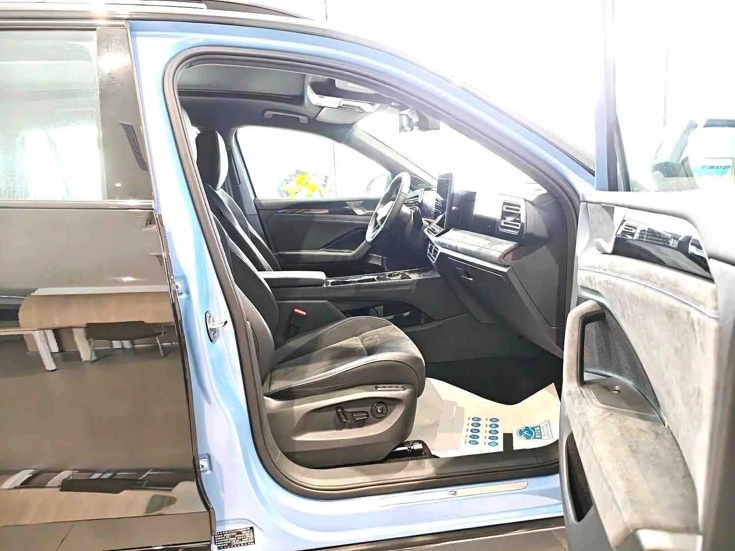 Volkswagen 2024 Tiguan L PRO 2.0TSI 380TSI Four-wheel Drive R-Line Smart Edition Automatic Gear 12