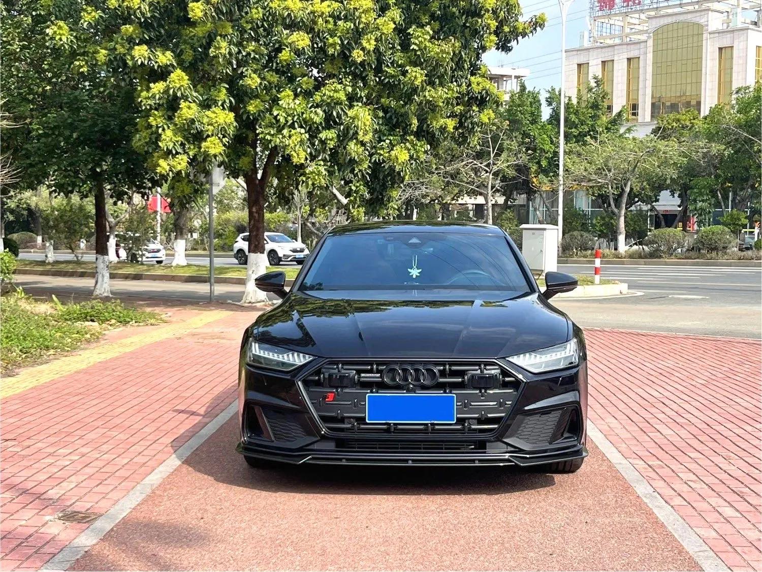 Audi 2024 A7L 2.0TFSI 45TFSI Quattro S-line Black Warrior Edition Automatic 3
