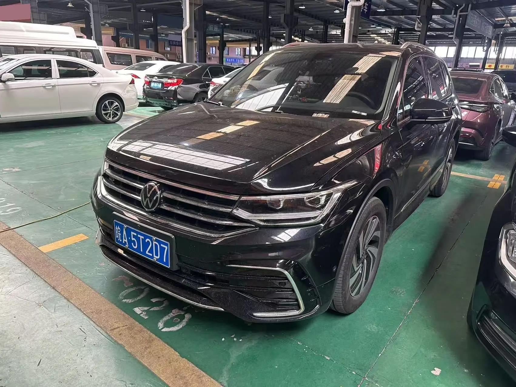 Volkswagen 2024 Tiguan L R-Line 2.0TSI 330TSI Two-Drive R-Line Overdrive Automatic Gear
