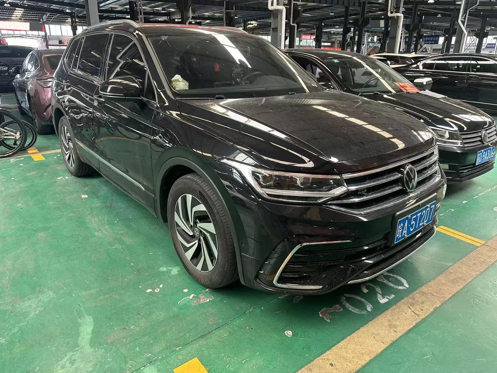 Volkswagen 2024 Tiguan L R-Line 2.0TSI 330TSI Two-Drive R-Line Overdrive Automatic Gear 2