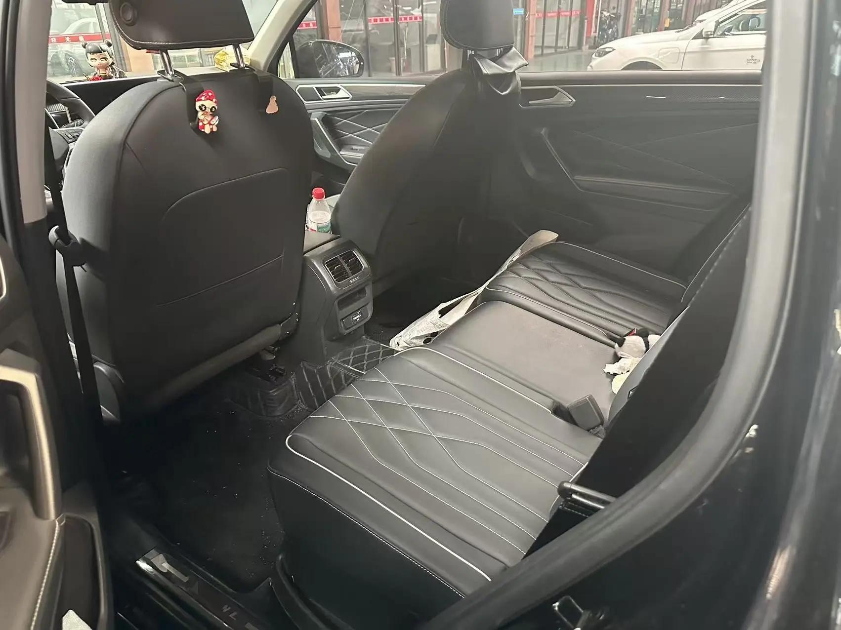 Volkswagen 2024 Tiguan L R-Line 2.0TSI 330TSI Two-Drive R-Line Overdrive Automatic Gear 4