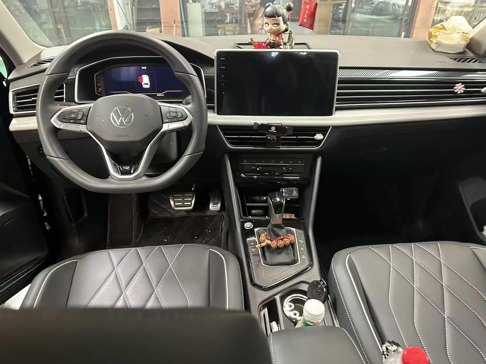 Volkswagen 2024 Tiguan L R-Line 2.0TSI 330TSI Two-Drive R-Line Overdrive Automatic Gear 5