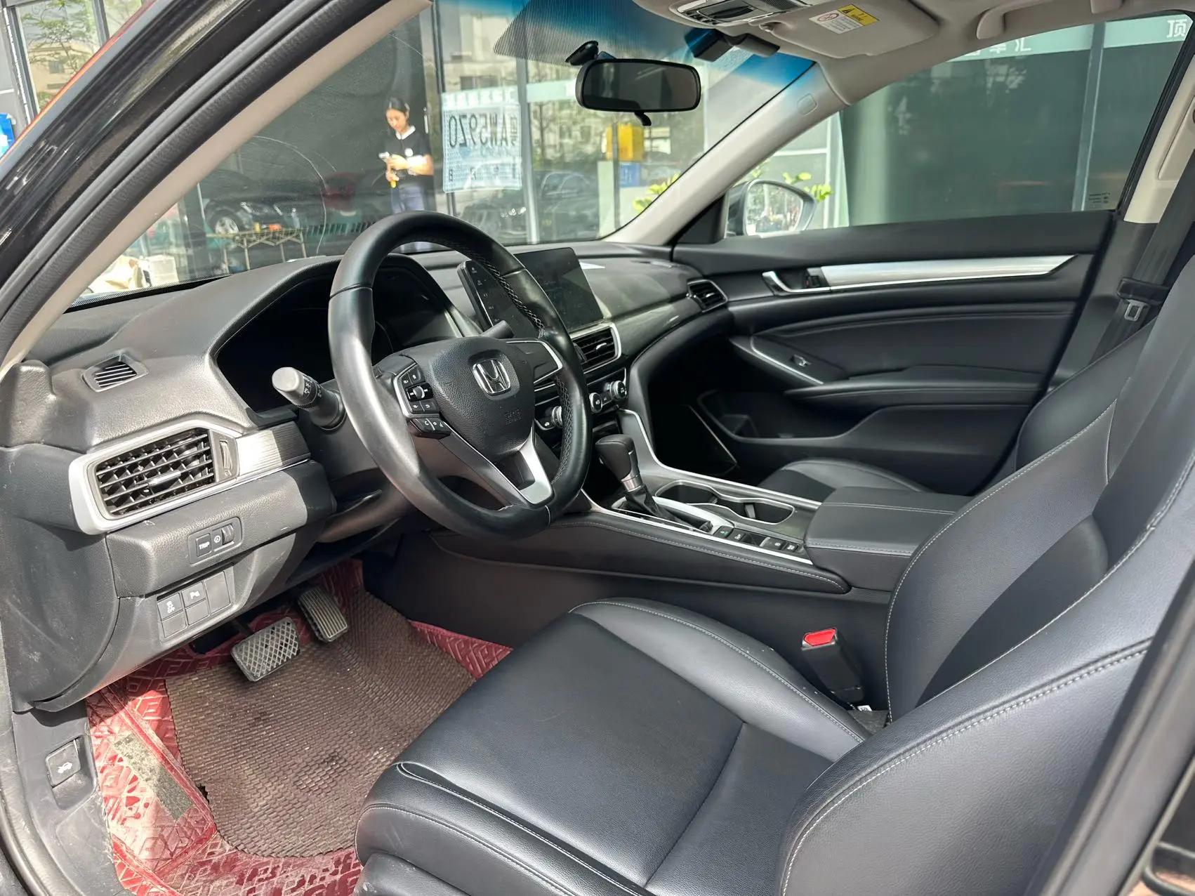Accord 2022 260TURBO Deluxe Edition 4