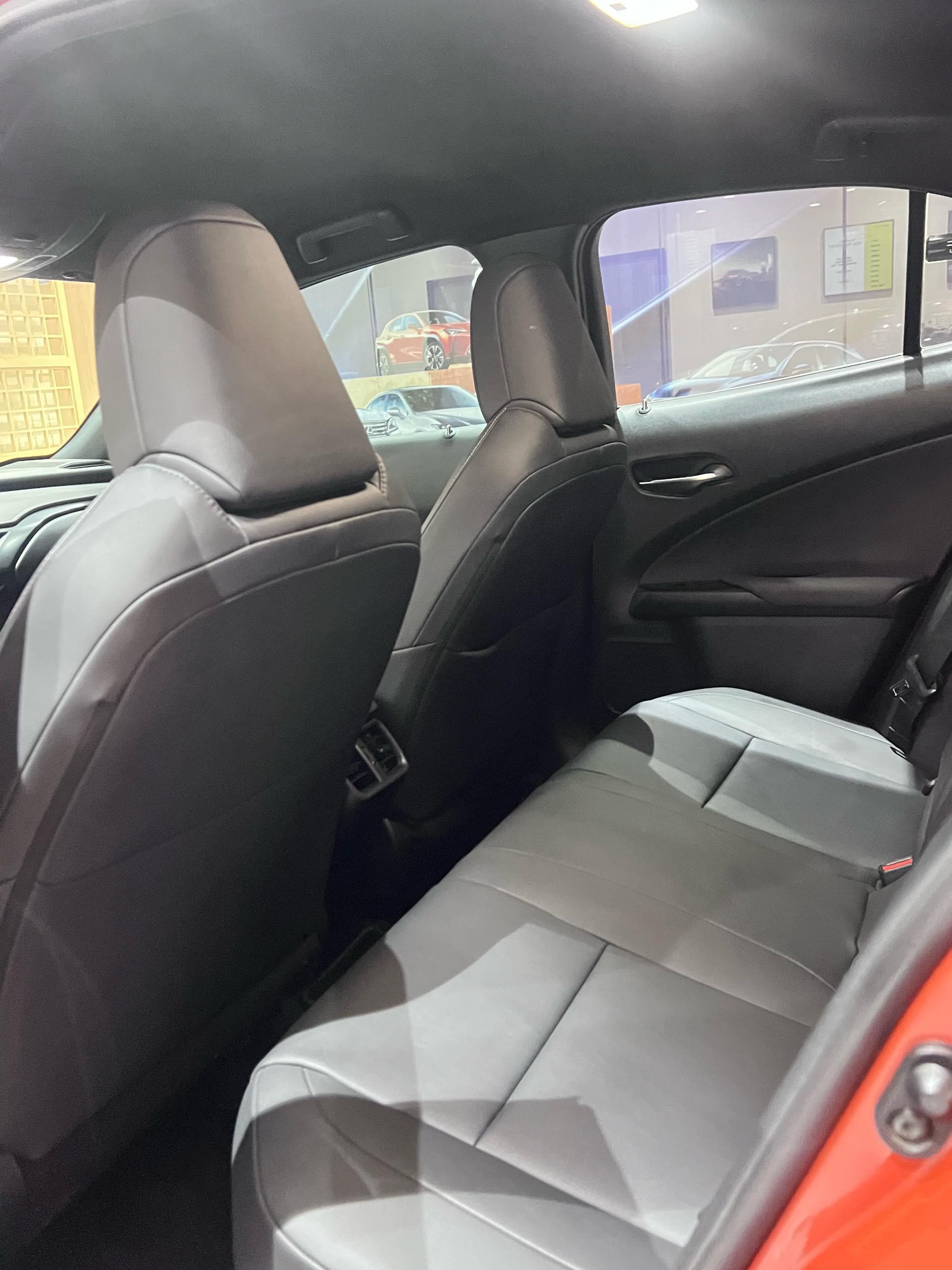 Lexus UX 2020 260h Probe Cool Edition 7