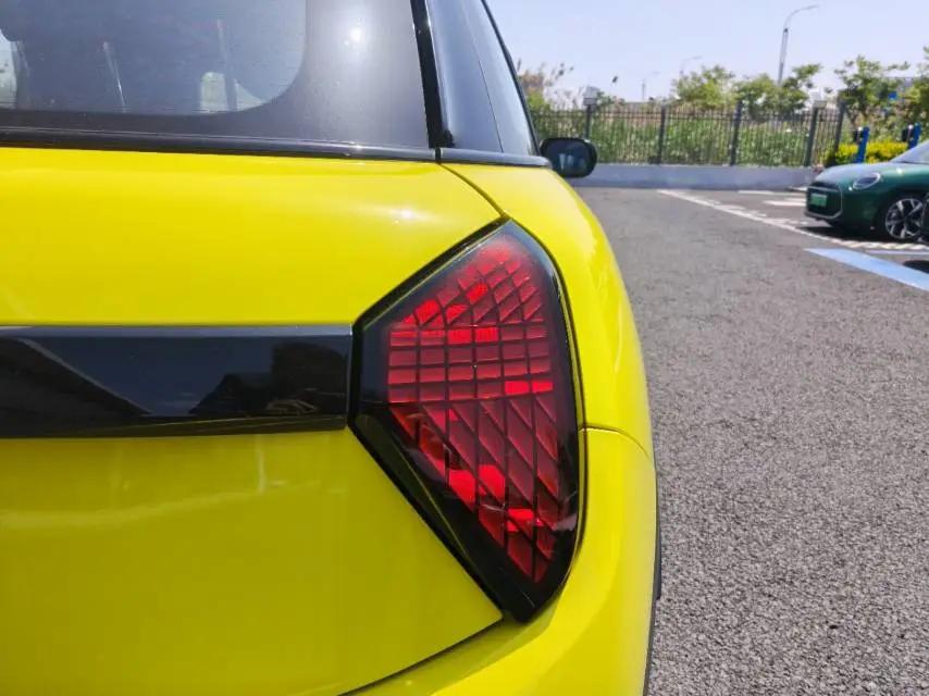 MINI Mini 5-Door (Imported) 2025 Mini Cooper S 2.0T Artist Automatic Gear 6