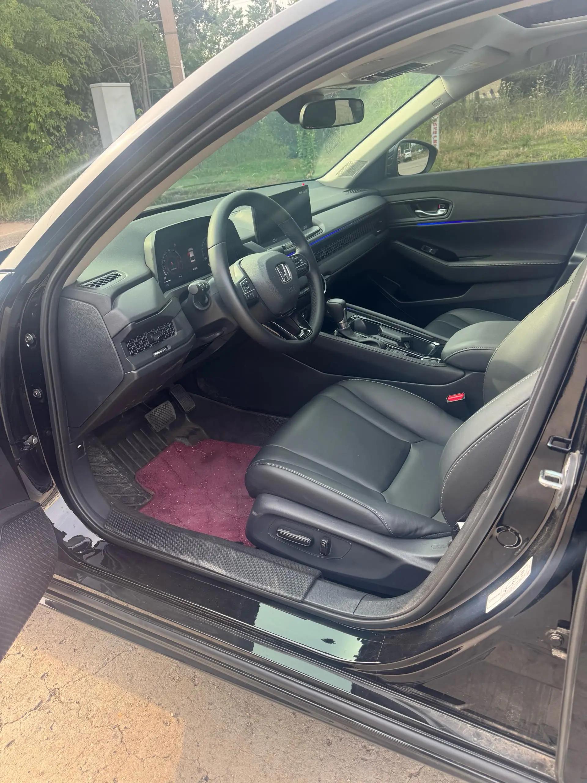 Honda 2025 11th Generation Accord 1.5T Stepless 260TURBO Sports Series Deluxe Automatic Gear 4