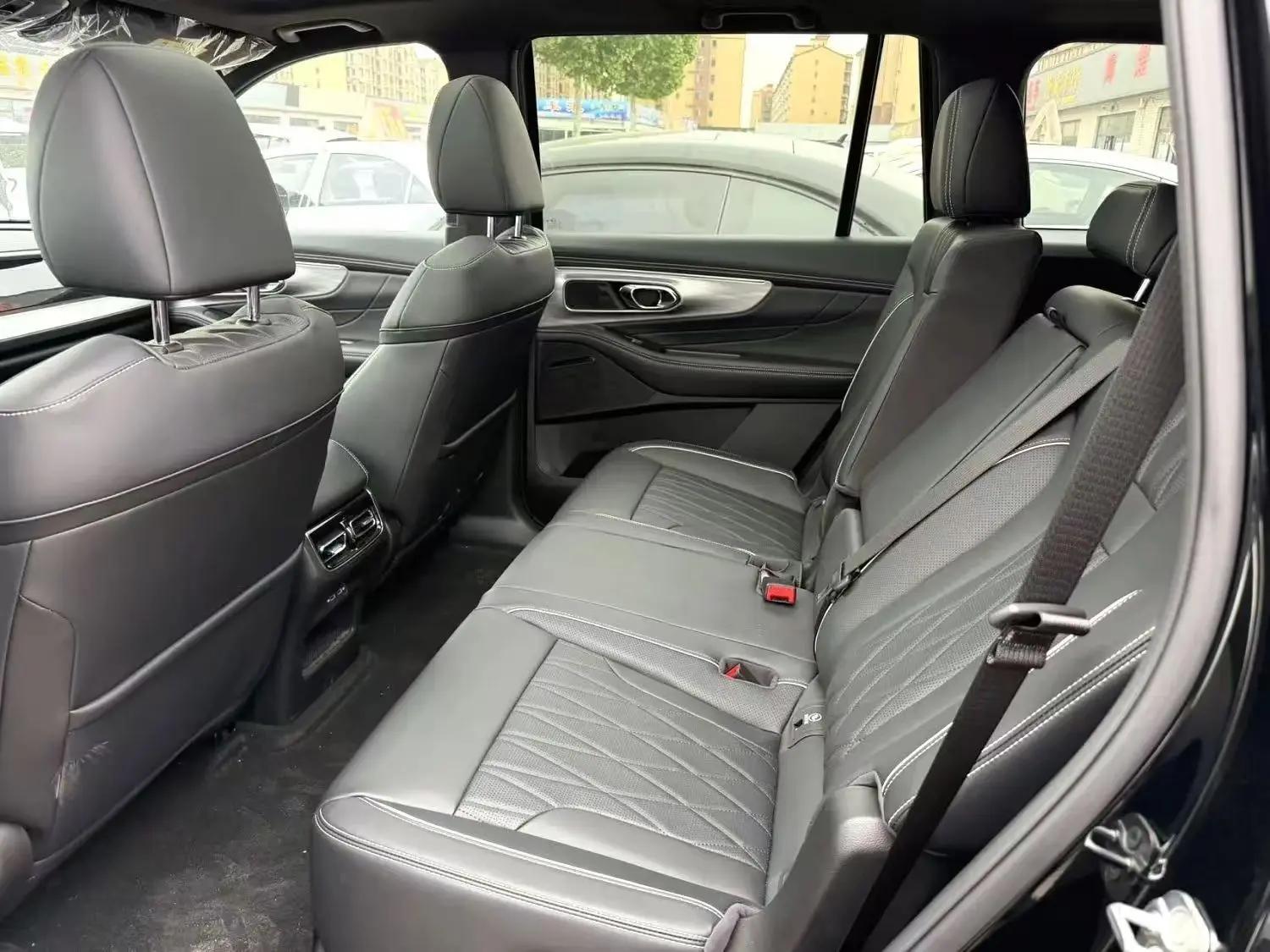 GAC Trumpchi 2025 GS8 2.0T GDI Flagship Series, Two-Wheel Drive Luxury 5-Seater, Automatic Transmission 5