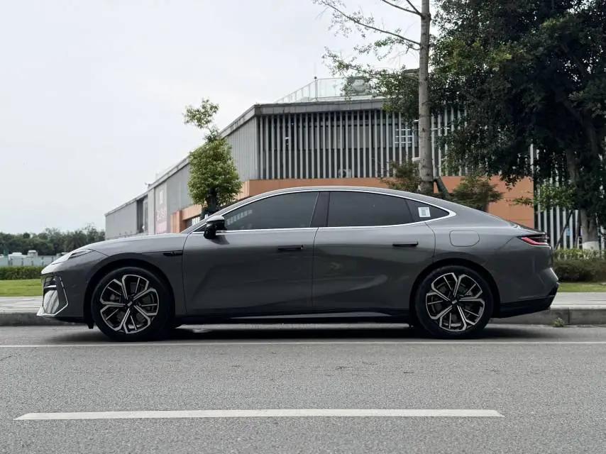 Geely Galaxy 2025 Model E8 700km Long-Range Intelligent Driving Version Automatic 7