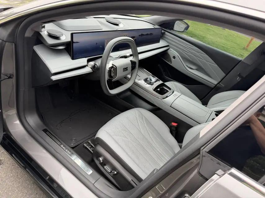 Geely Galaxy 2025 Model E8 700km Long-Range Intelligent Driving Version Automatic 8