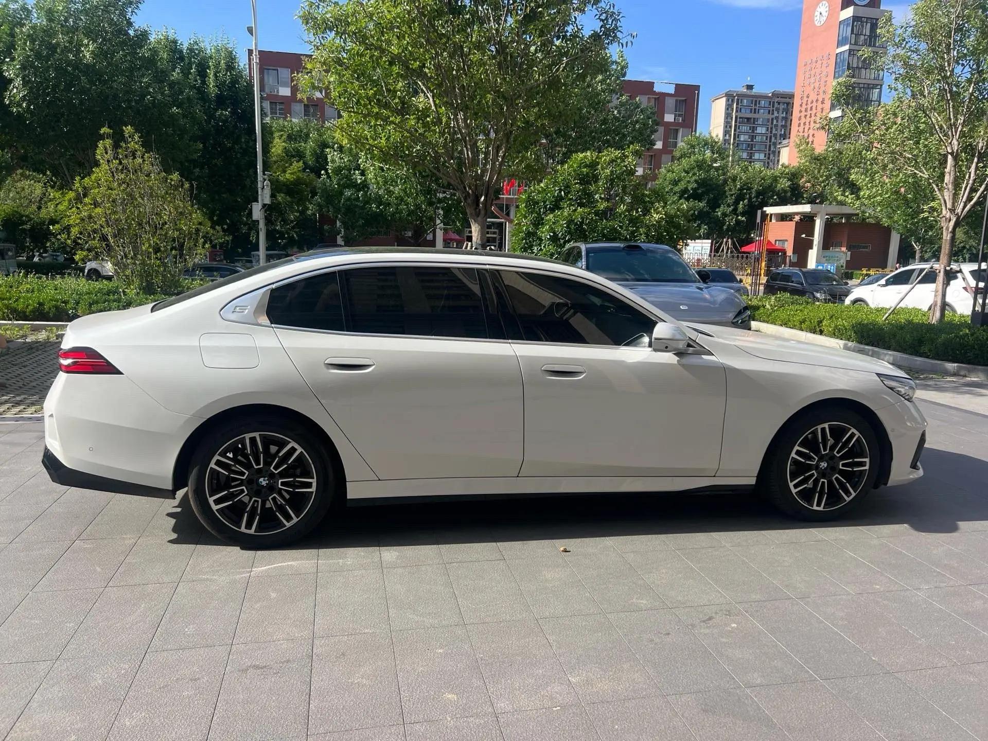 BMW 5 Series 2026 525Li 48V 2.0T M Sports Suit (Modified) Automatic Gear 5