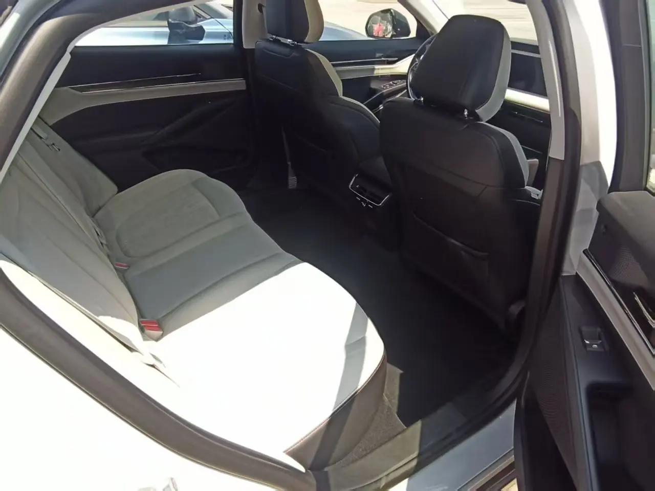 Ford 2023 Mondeo 2.0T EcoBoost 245 Extreme Automatic 2