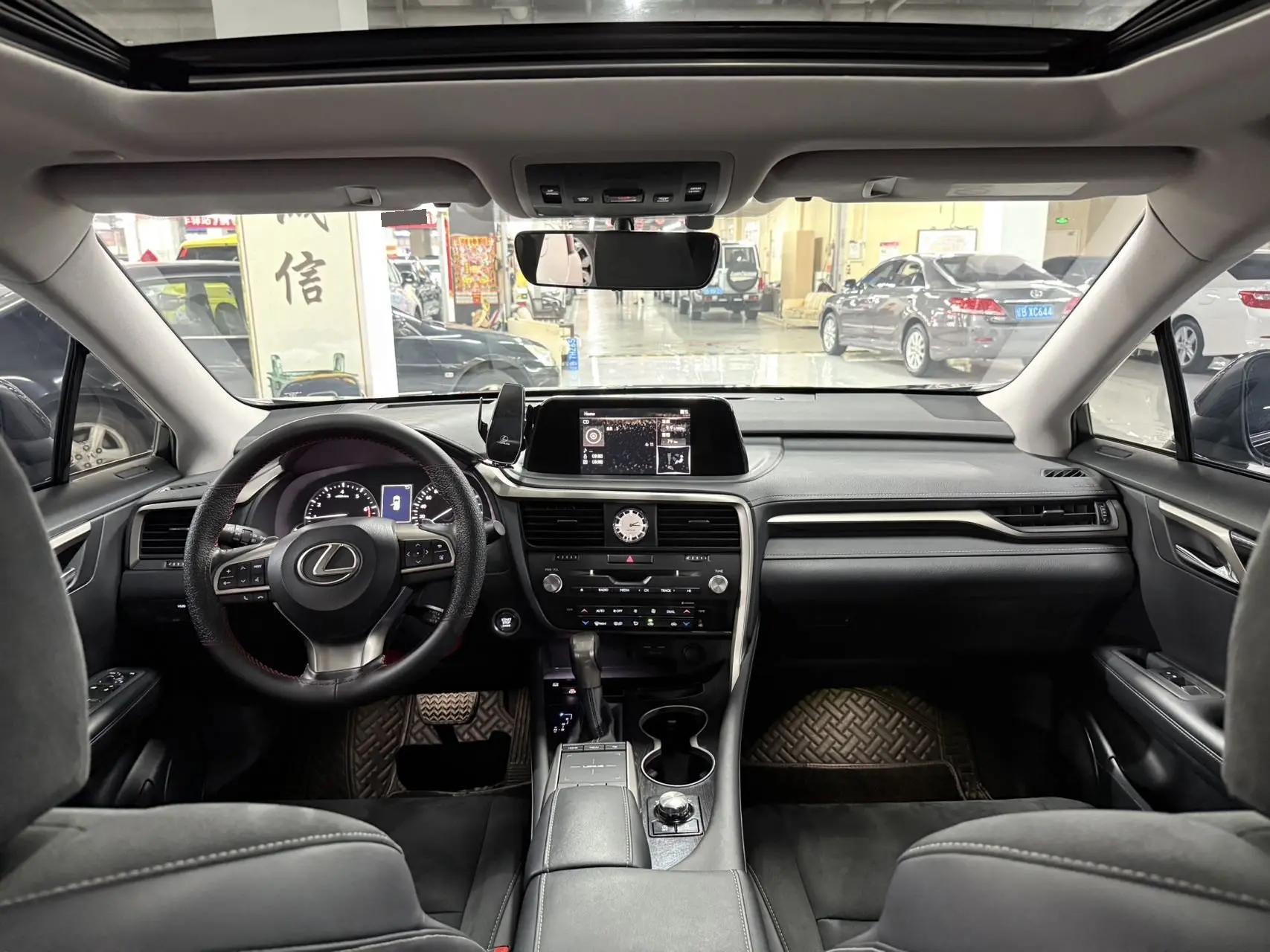 Lexus RX 2020 facelift 15000.00g Drive Elite Edition 7