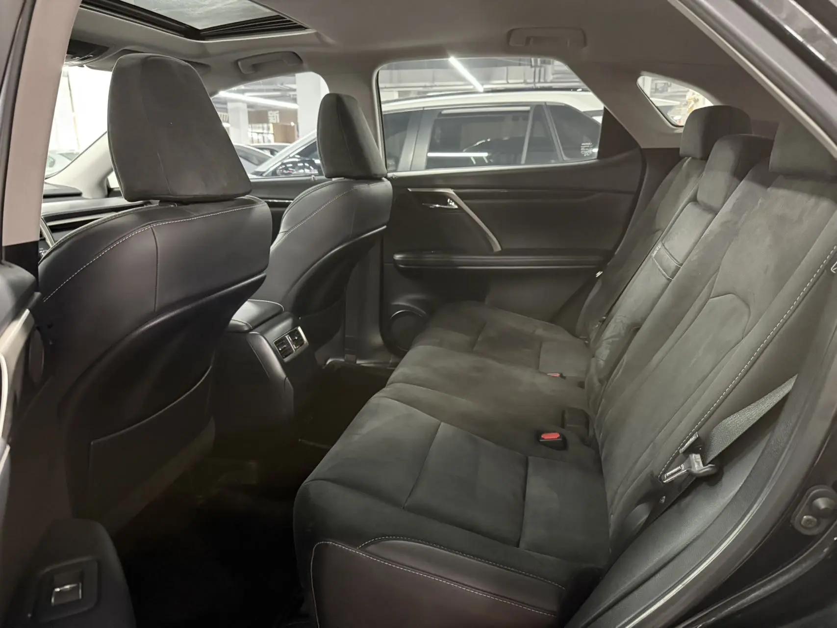 Lexus RX 2020 facelift 15000.00g Drive Elite Edition 8