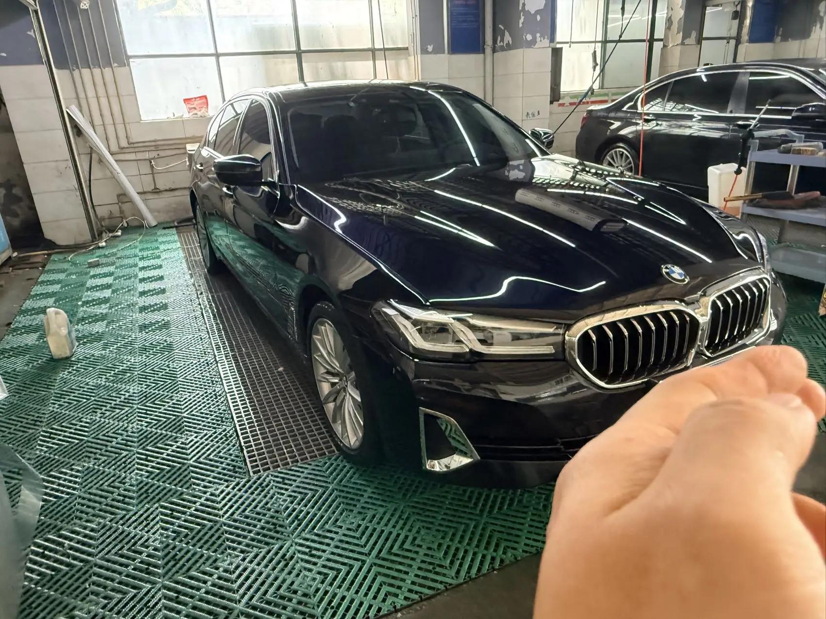 BMW 5 Series 2021 530Li Leading Luxury Suit 2