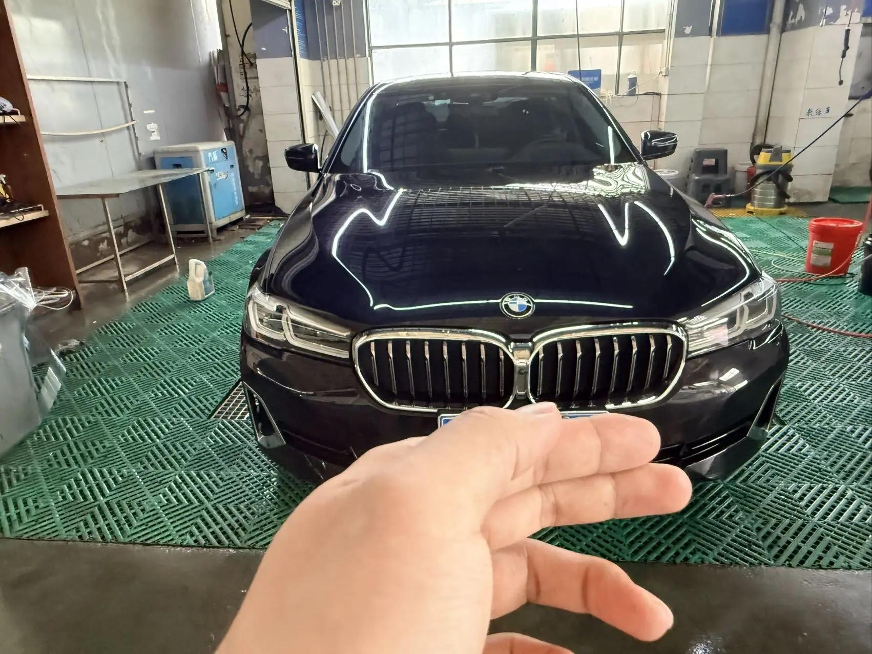 BMW 5 Series 2021 530Li Leading Luxury Suit 3