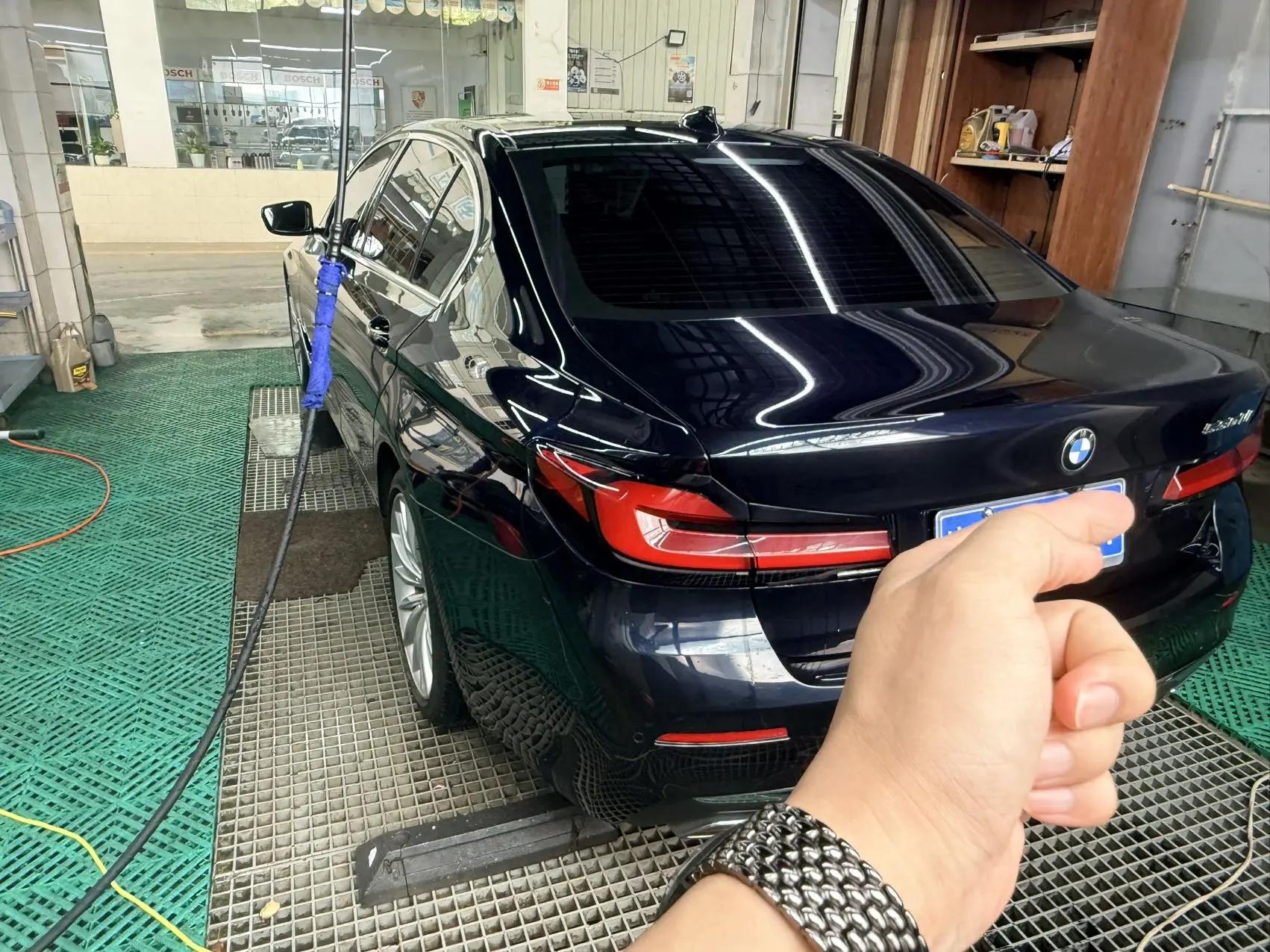 BMW 5 Series 2021 530Li Leading Luxury Suit 6