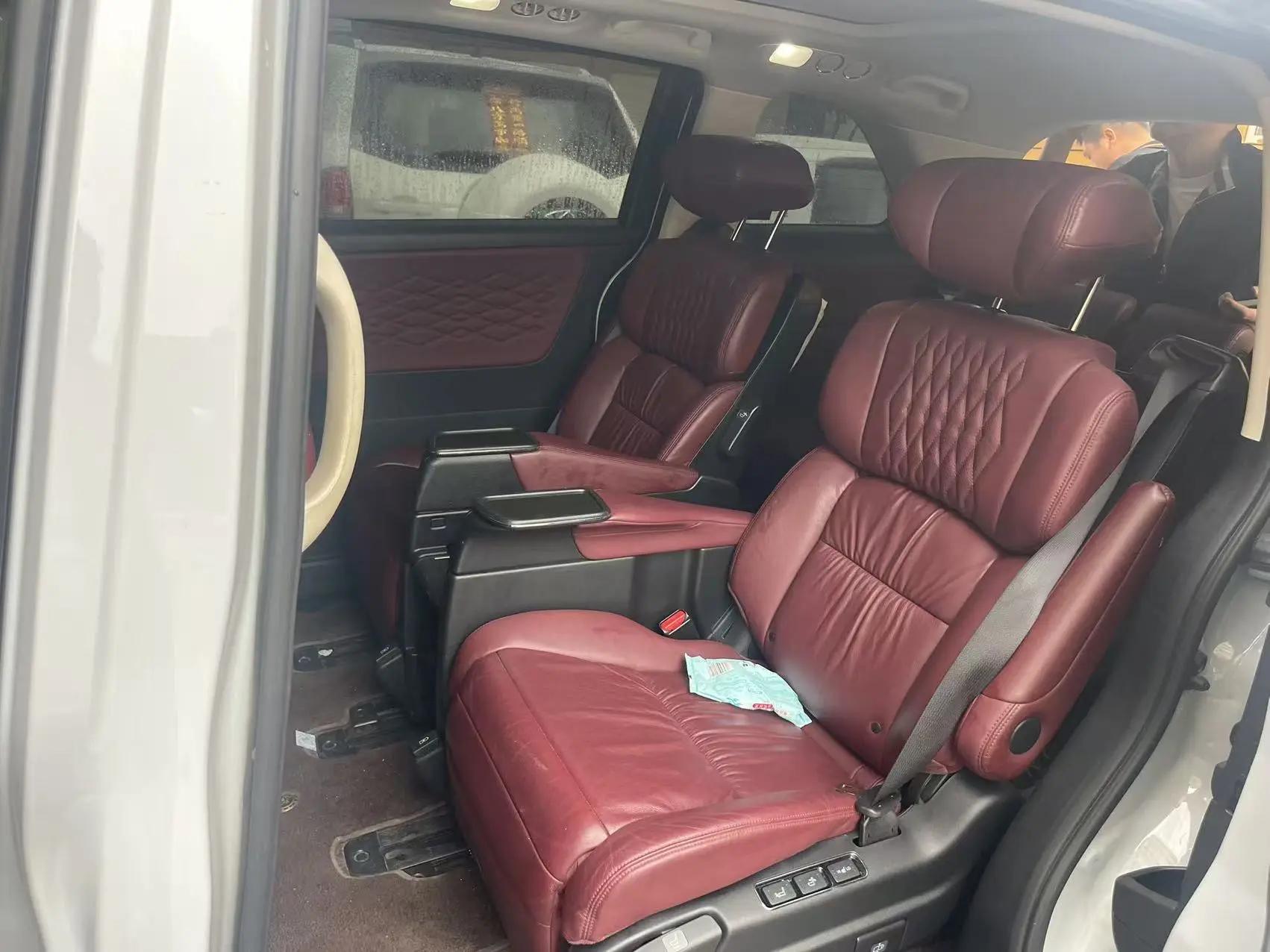 Elyson 2022 2.0L e:HEV Extreme Edition 4
