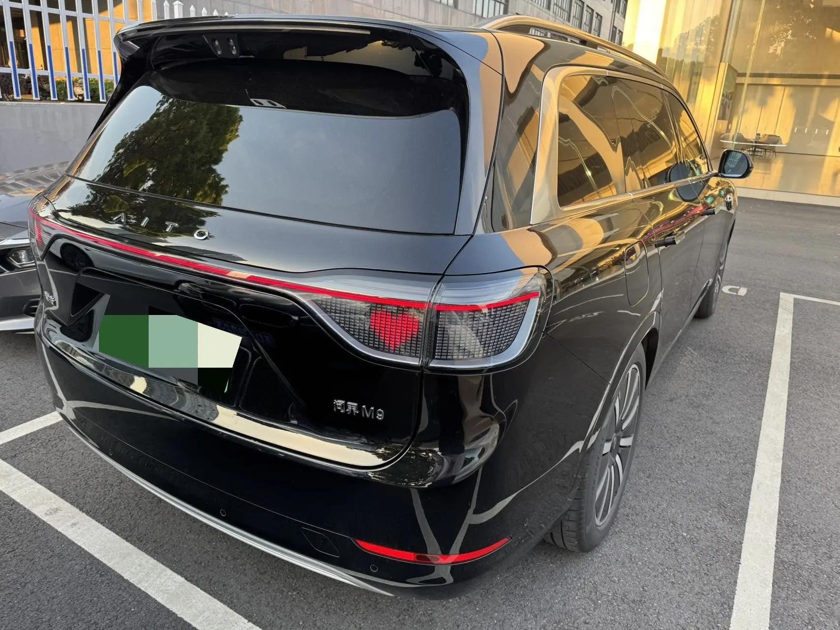 AITO 2025 Model AITO M9 Range-Extended Ultra Version 52kWh 5-Seater Automatic 5