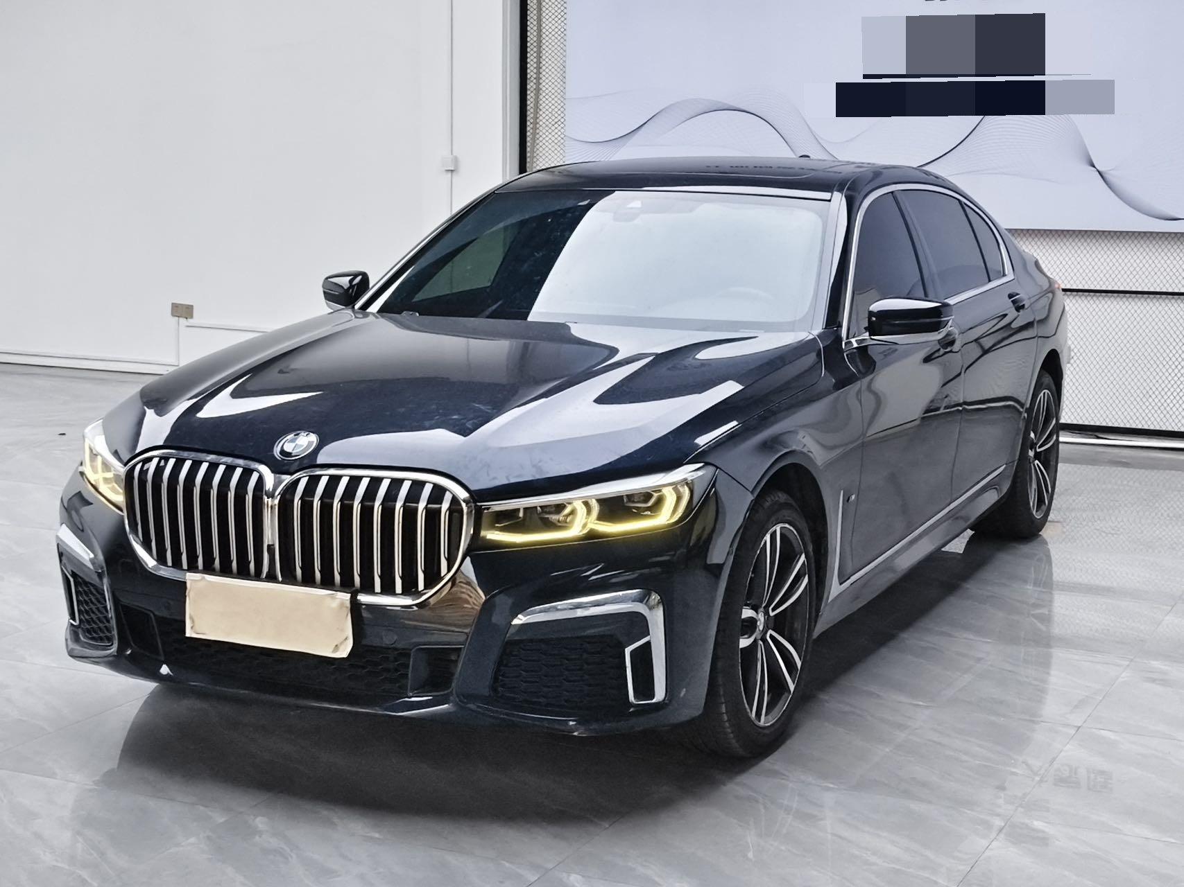 BMW 7 Series 2021 730Li M Sports Suit