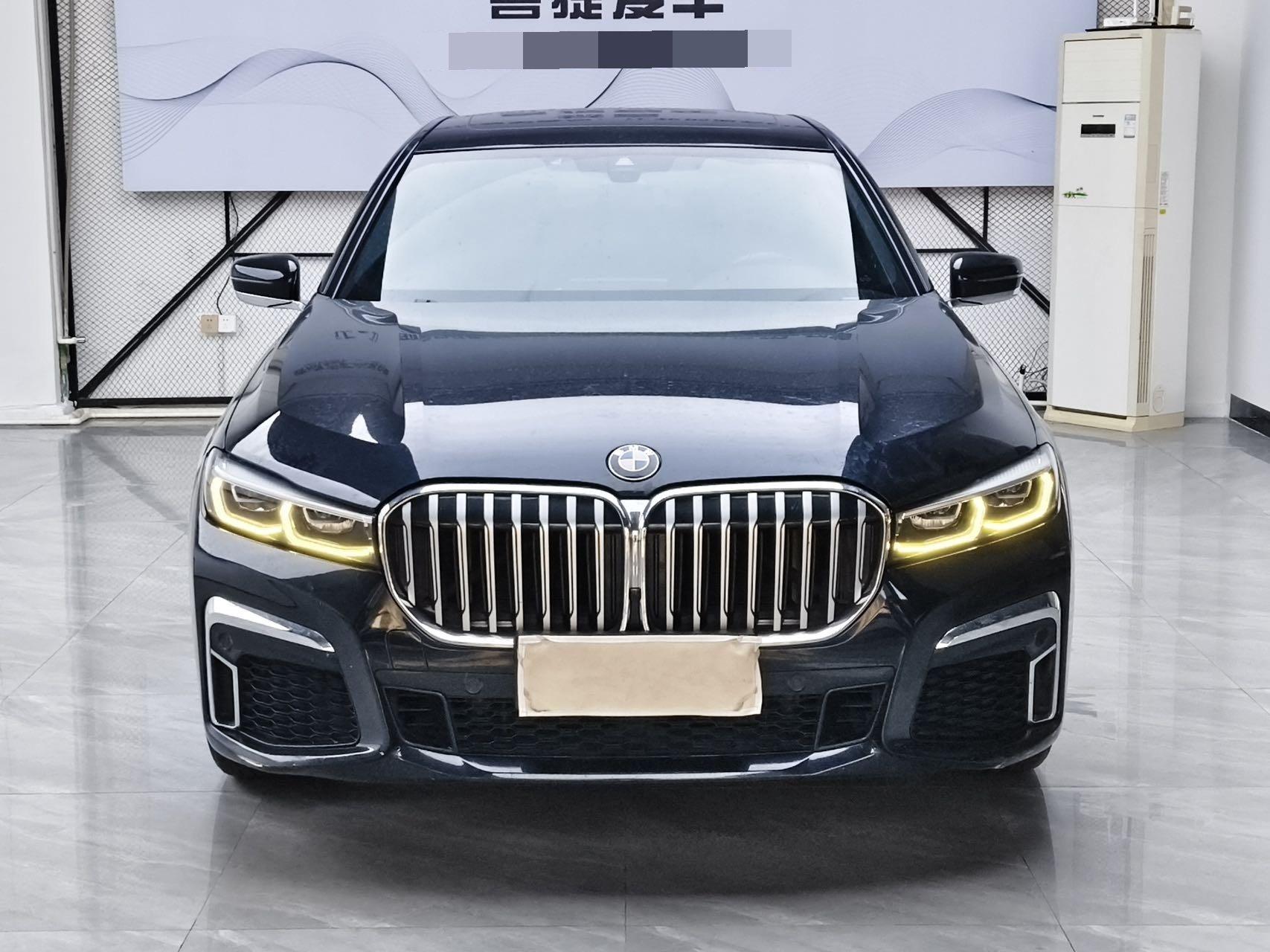 BMW 7 Series 2021 730Li M Sports Suit 2