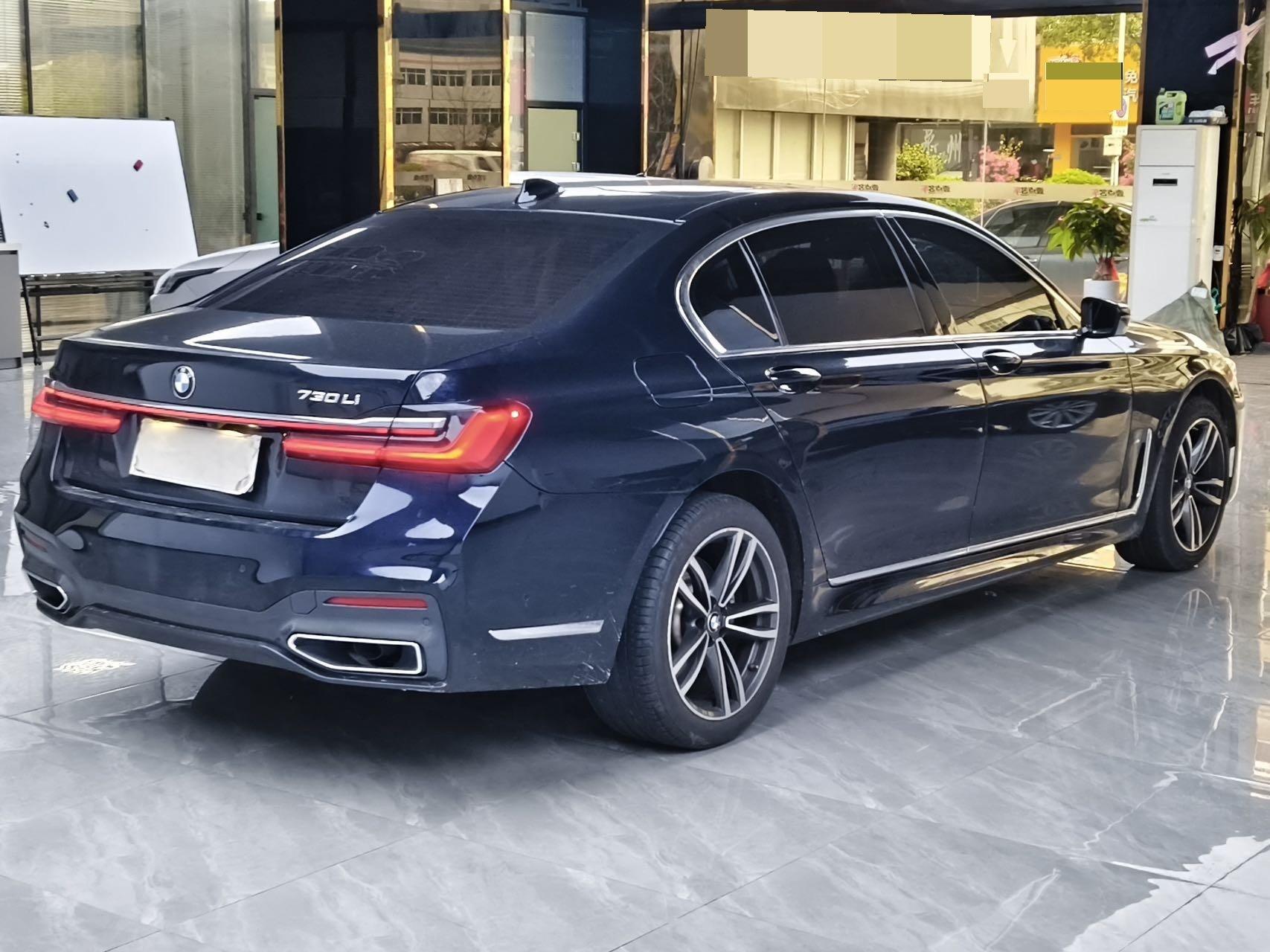 BMW 7 Series 2021 730Li M Sports Suit 6