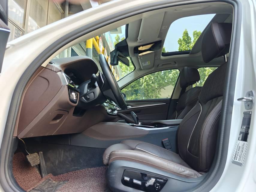 BMW 5 Series 2022 Modified 530Li Premium Luxury Suit 9