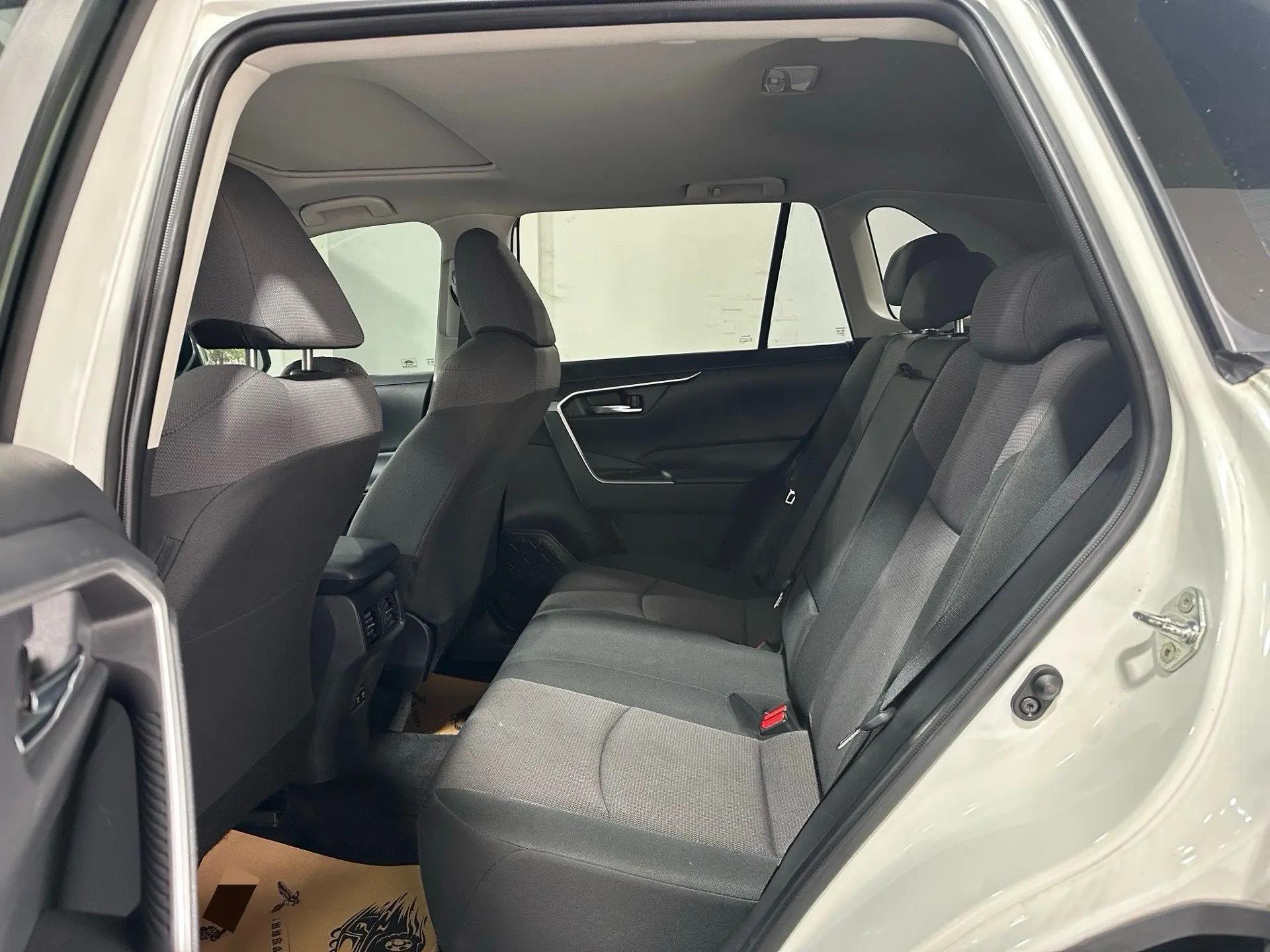 RAV4 Rongfeng 2020 2.0L CVT Four-wheel Drive Fashion Edition 3